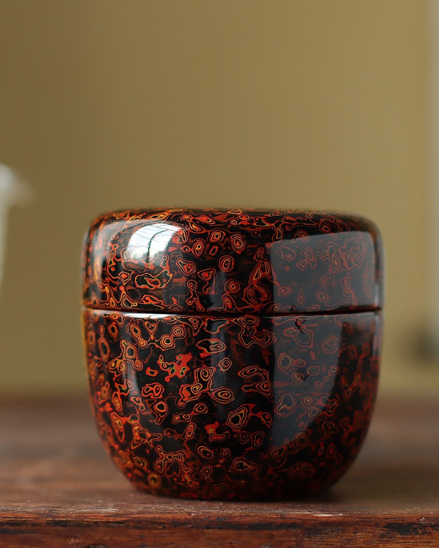 Lid close-up