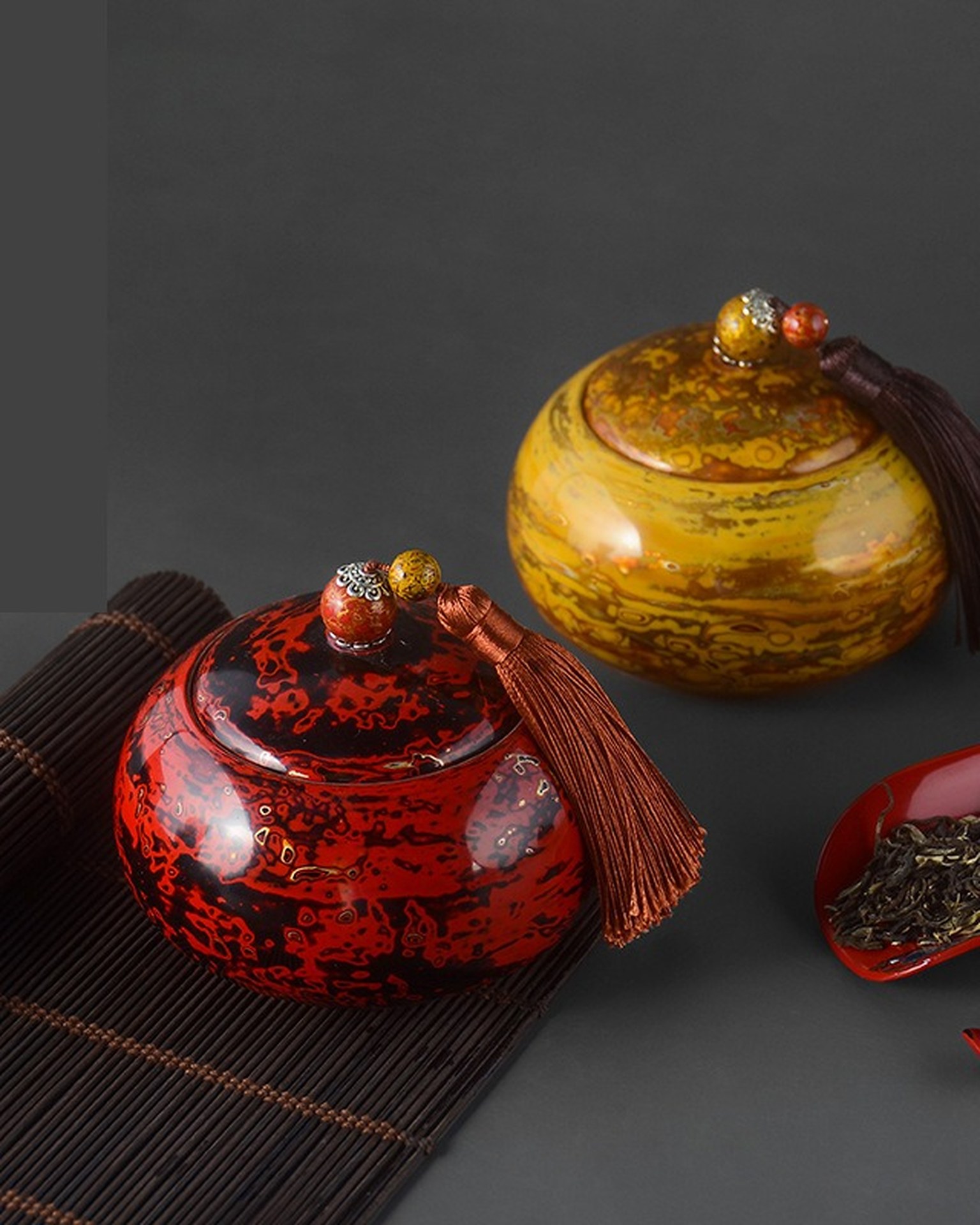 Lacquer Tea Caddy view 3